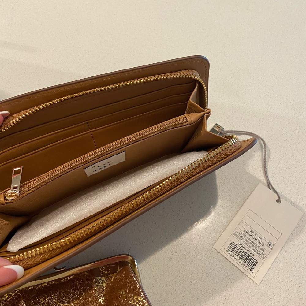 Two wallets, bundle deal - Picture 3 of 3